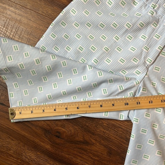 Peter Millar Wicking Womens Dress Golf  Bermuda Shorts Geometric White Blue‎ 4 - Picture 4 of 7